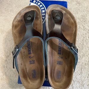 Gently used metallic Birkenstock